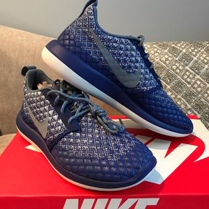 Women’s Nike sneakers Purple size: 7.5 Brand New